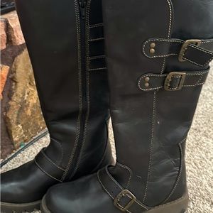 Black, leather size 37 Fly London boots
